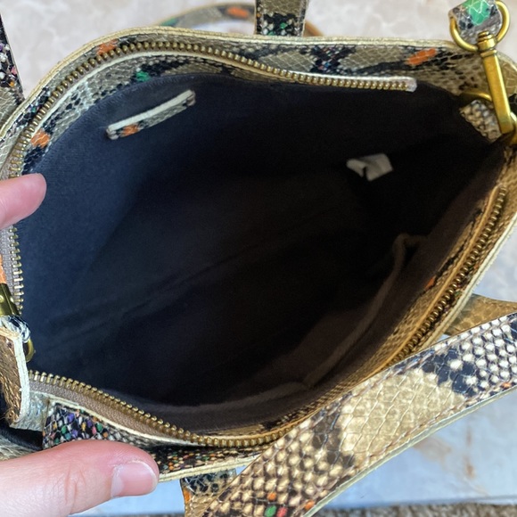 Madewell | The zip top small transport crossbody snake embossed edition - Picture 5 of 8